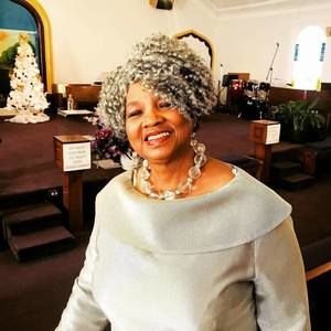 Meet your Posher, Dollie